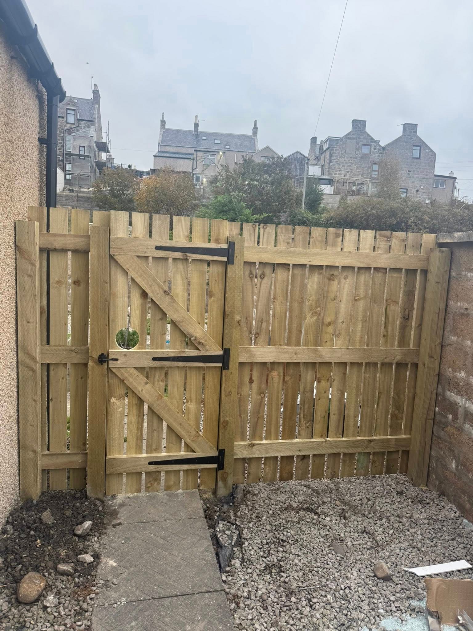 Timber Fence & Gate